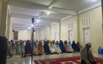 Khusyuk, AABS Purwokerto Tunaikan Salat Gerhana Bulan Berjamaah