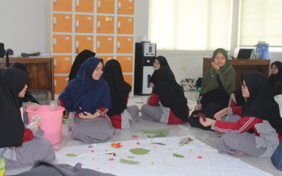 Hari Keempat Pelaksanaan P5, Serunya Membatik Ecoprint Bahan Alami