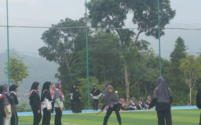 Serunya Santri AABS Purwokerto Bermain Bola Kasti