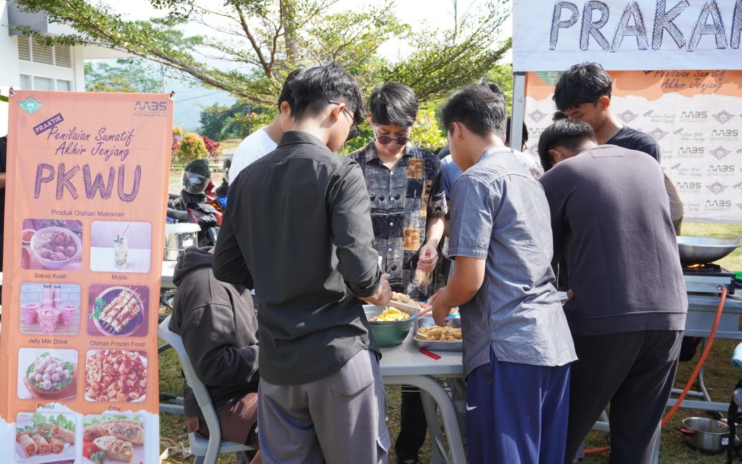 Bazar Olahan Makanan dan Pameran Seni Budaya SMA AABS
