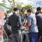 Bazar makanan dan pameran seni SMA AABS Purwokerto