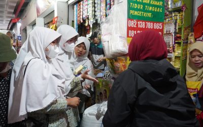 Praktik Kewirausahaan, Siswa Belanja di Pasar, Masak, Hingga Berjualan