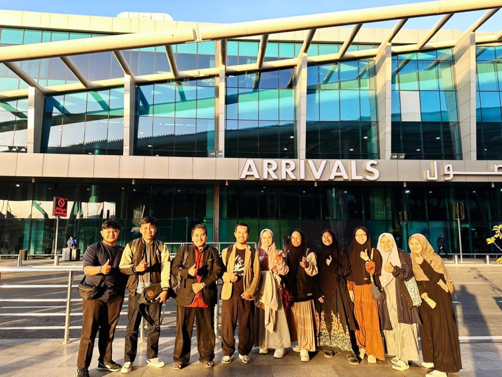 Studi Lanjut Overseas - Angkatan 4 di Bandara Mesir (2)