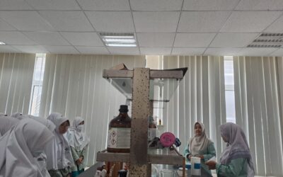 Gali Wawasan Lebih Luas, SMP AABS Ajak Siswinya Mengunjungi Industri Semen