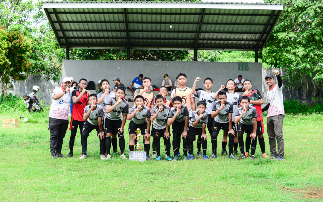 Tim sepak bola SMP AABS Juara 1 Turnamen Sepak Bola Tingkat SMP/ MTs Sub Rayon